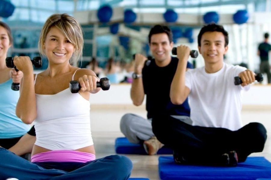 photodune-441151-people-at-a-gym-class-m-1168×600