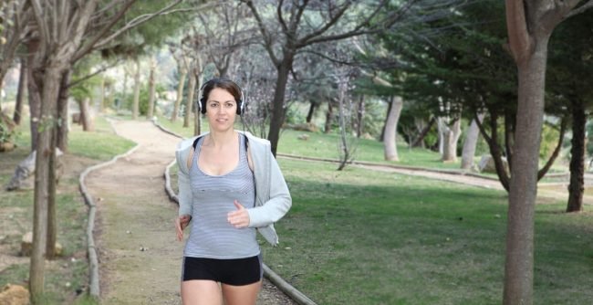 photodune-3869687-healthy-woman-jogging-or-running-m-1168×600